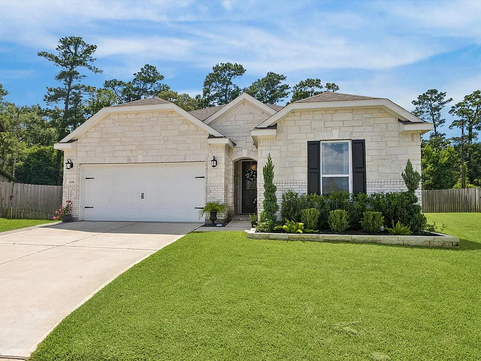 39200 Canyonville Ct