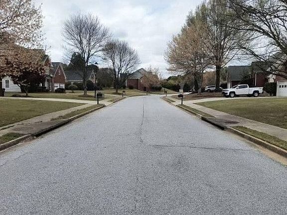 4th image of 2920 Meadow Gate Way