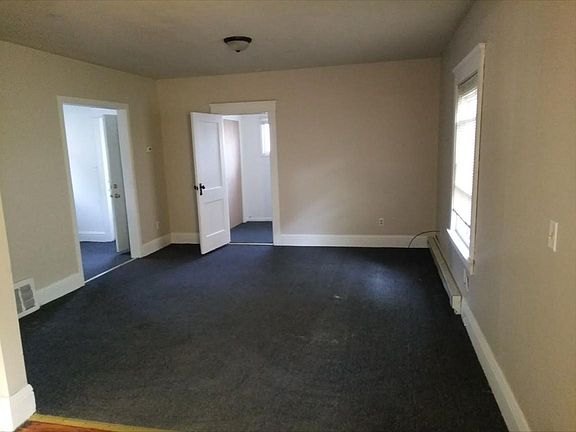 5th image of 727 Capital Ave NE
