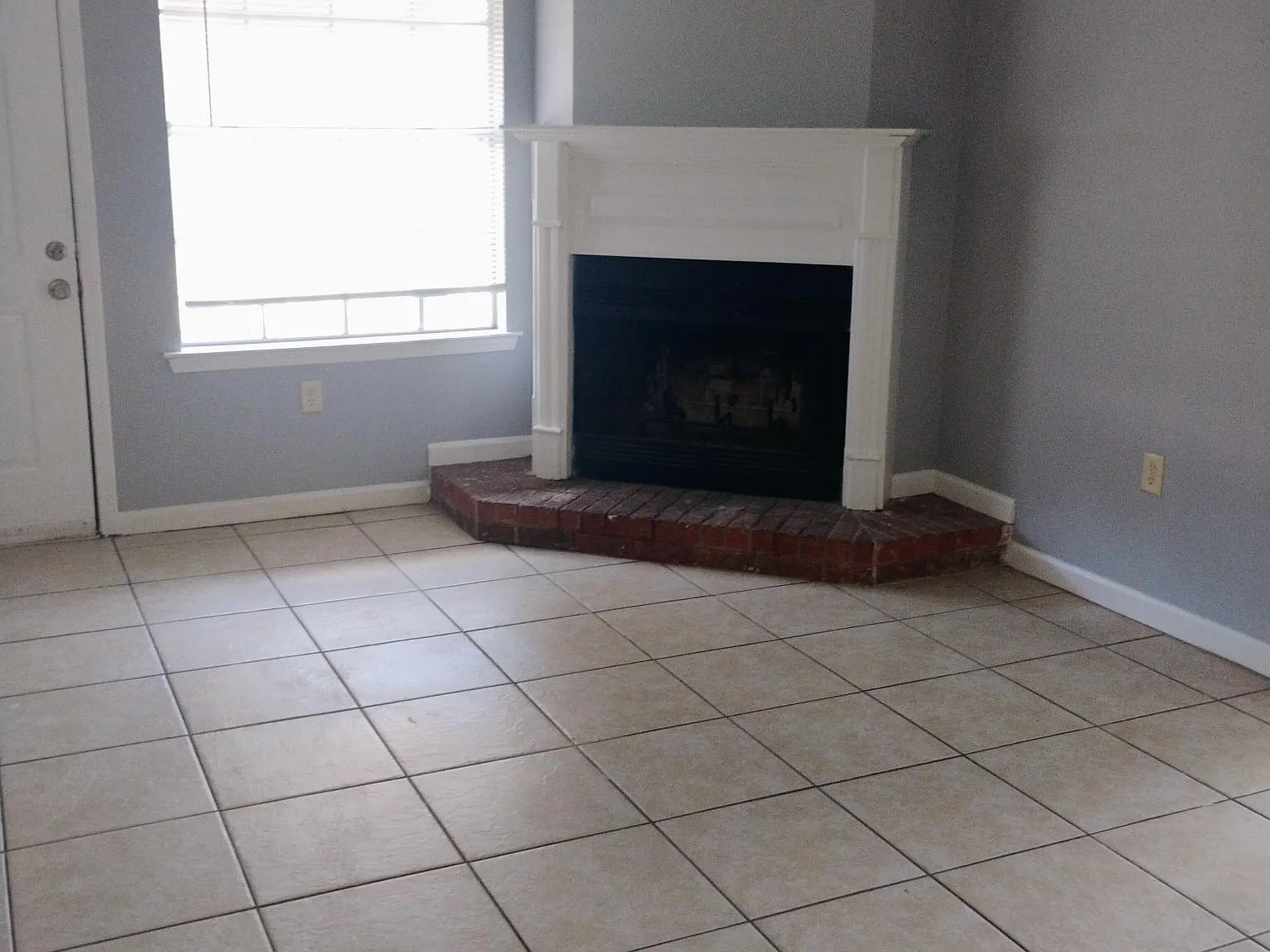 2 bed, 850 sqft, $950 — Photo 2