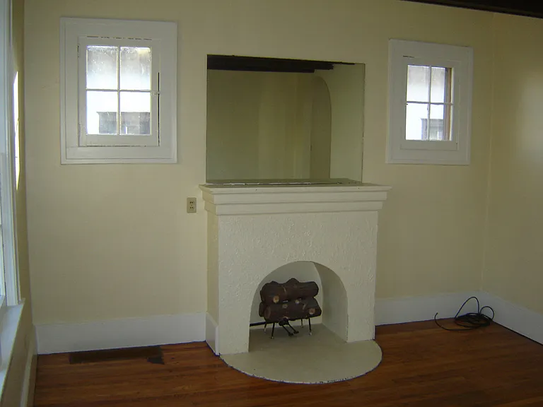 Lathrop Ave — Photo 2
