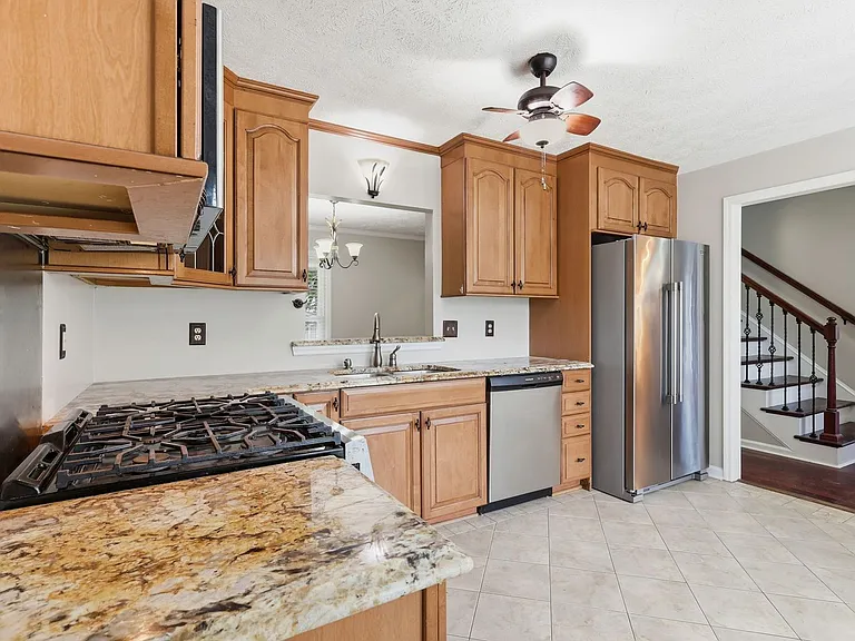 6824 Saint Julian Way — Photo 17