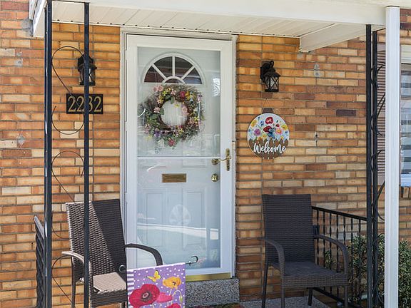 2nd image of 2232 Lucina Ave
