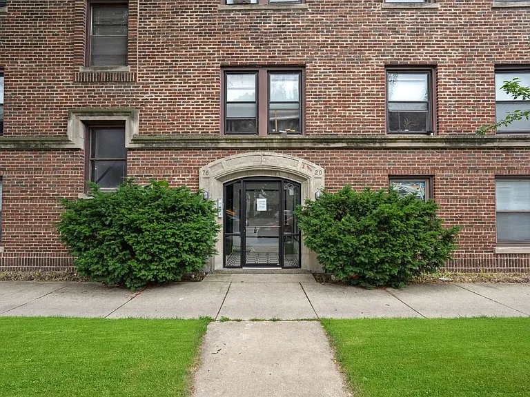 7637 N Rogers Ave #2E — Photo 10