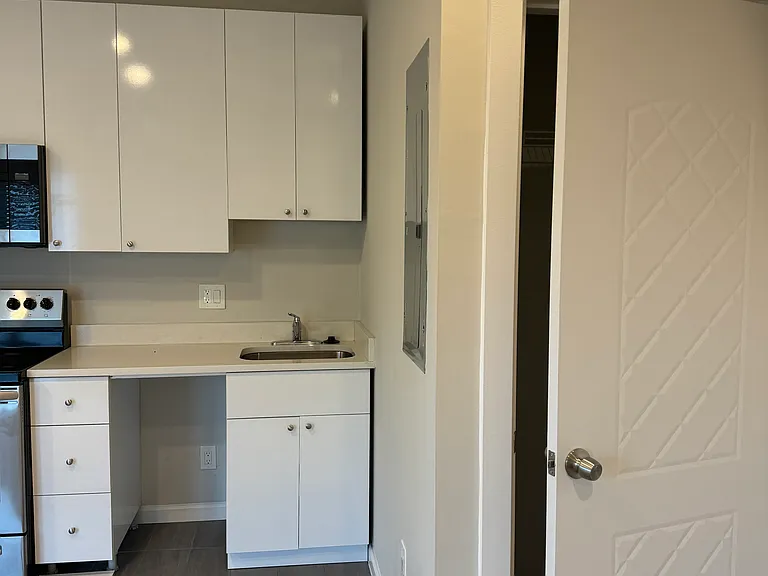 2622 University Pl NW #305 — Photo 5