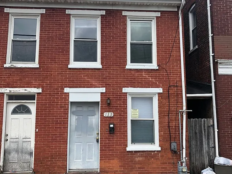 133 N Penn St — Photo 1