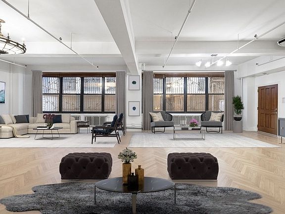 4th image of 335 W 38th St APT 2
