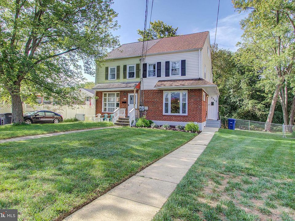 1st image of 2243 Sweetbriar Dr