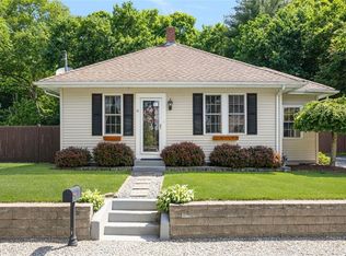 30 Lincoln St, Smithfield, RI 02917