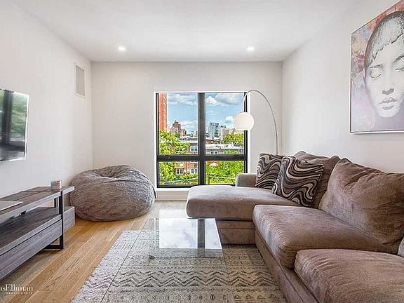 4th image of 2117 31st Ave APT 4A