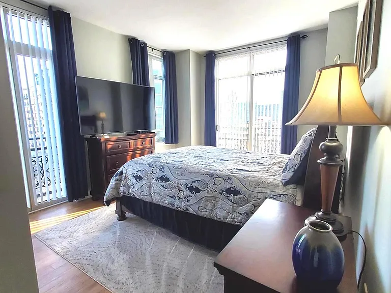 155 Potomac Psge #908 — Photo 17