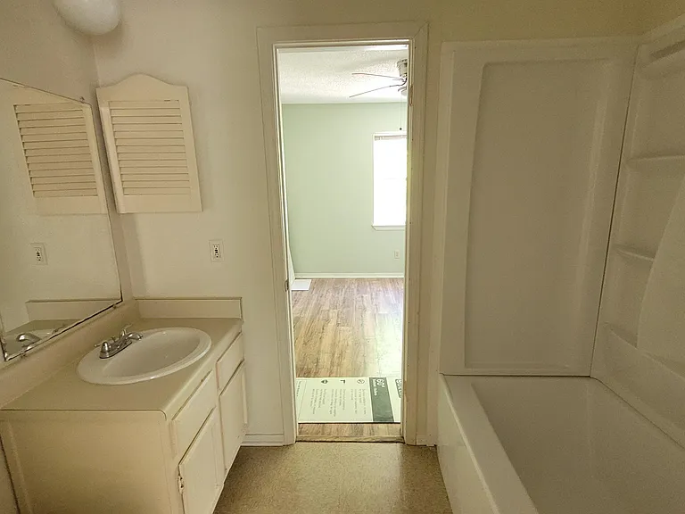 3004 Cedarwood Village Ln — Photo 15