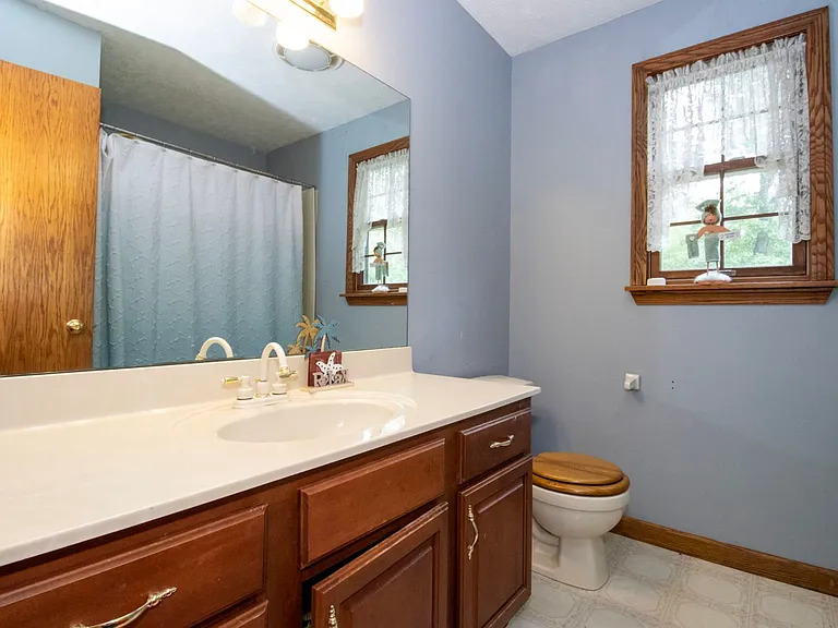 9990 Fraze Rd — Photo 15