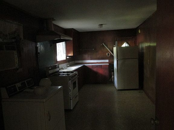 4th image of 2006 Drummond St