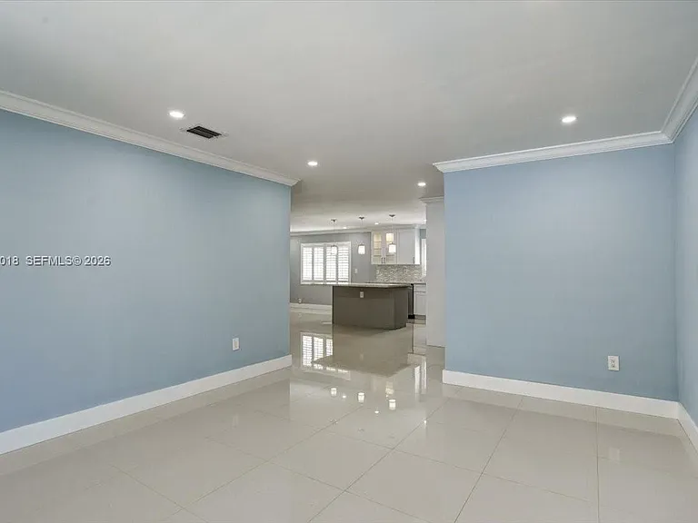 1745 SW 21st St #FRONT — Photo 14