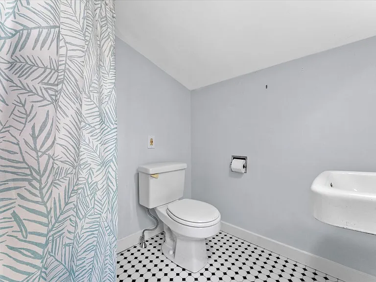 44 Stetson Pl — Photo 34