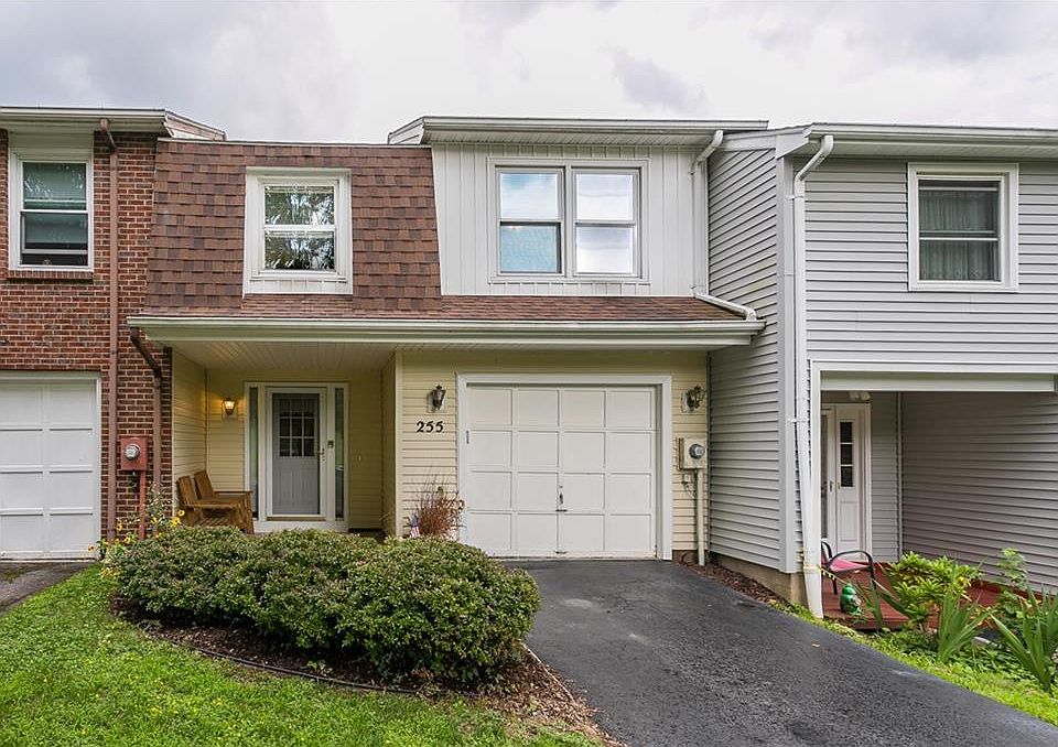 1st image of 255 Willow Pond Way