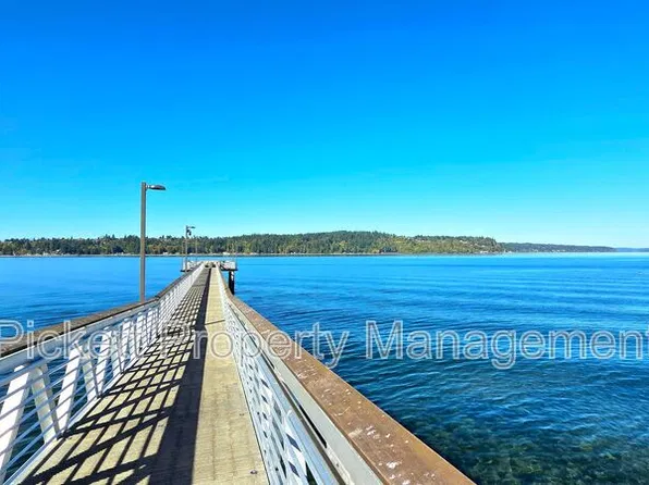 4629 Beach Dr E, Port Orchard, WA 98366