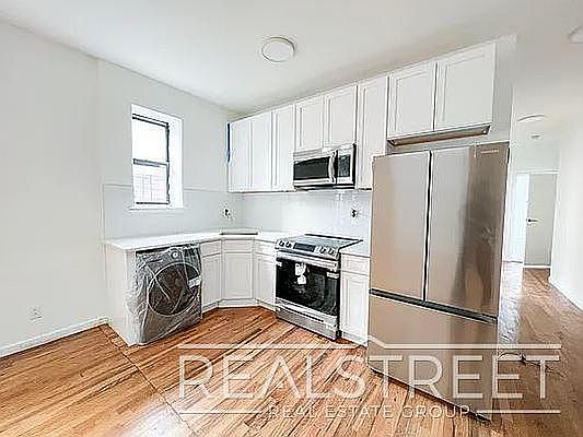 3rd image of 274 Sumpter St APT 3