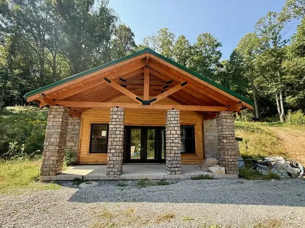 1454 Saxon Bolt Rd, Saxon, WV 25180