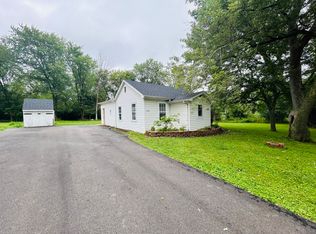 37885 N Dewey St, Spring Grove, IL 60081