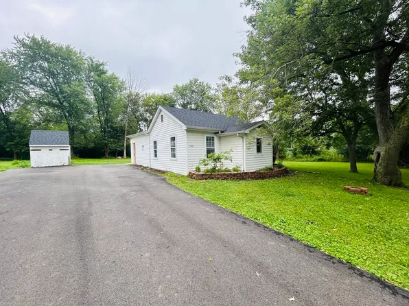 37885 N Dewey St, Spring Grove, IL 60081