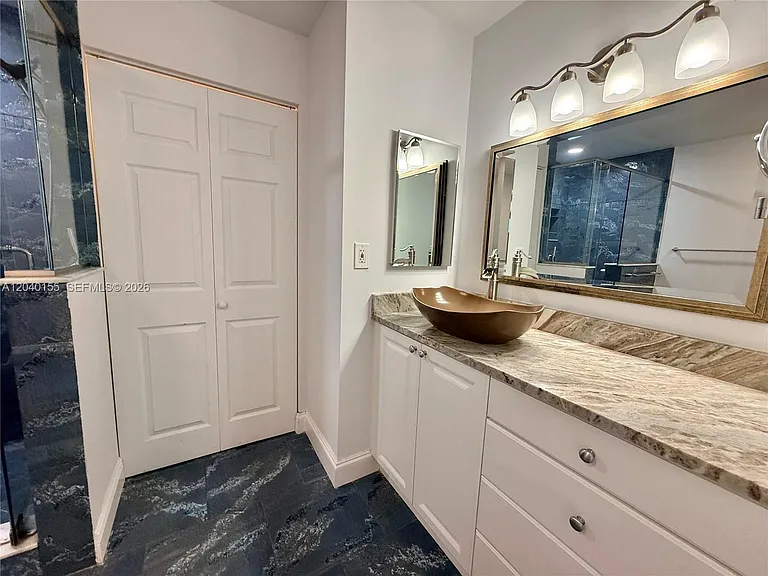 9717 N New River Canal Road 406 #406 — Photo 33
