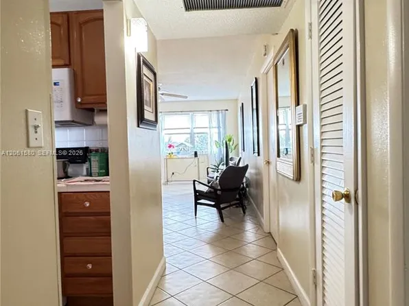 2200 Park Ln APT 311, Hollywood, FL 33021