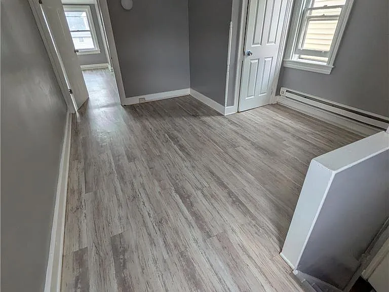 329 E Broad St — Photo 11