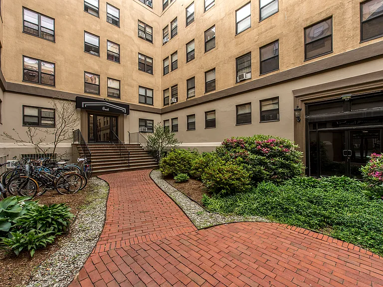 Longfellow Apartments — Photo 1