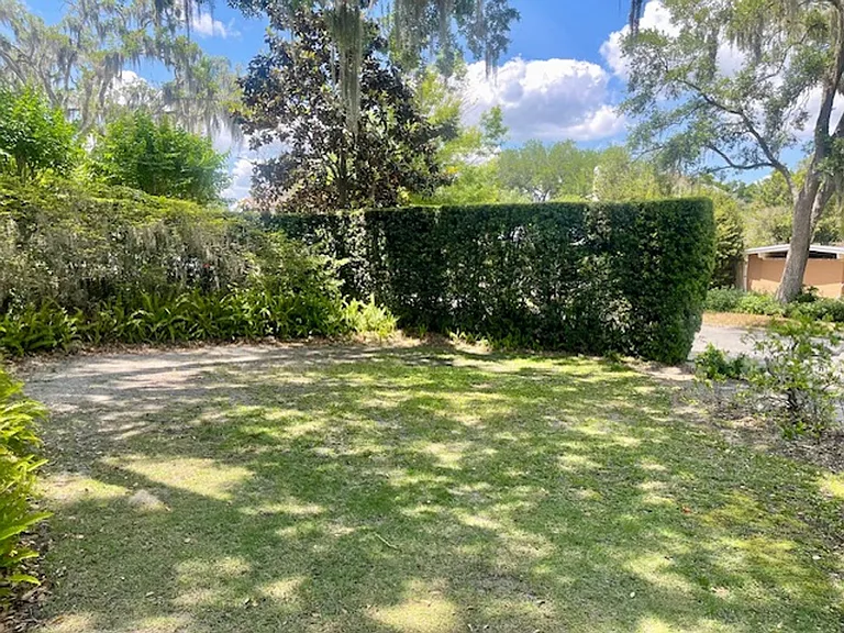 610 Gaines Way — Photo 2