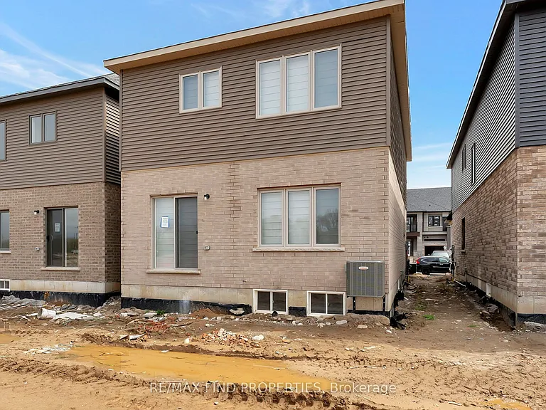 21 Dennis Ave — Photo 36