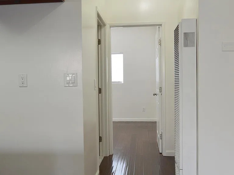 1047 Ronan Ave #3 — Photo 17