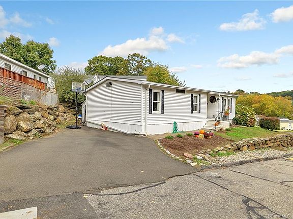 3rd image of 72 Woodland Park