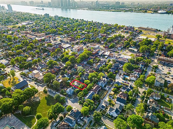 2nd image of 771 Chilver Rd