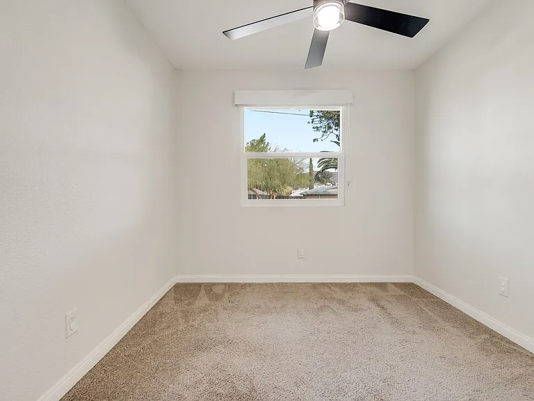 9483 Pennywood Rd — Photo 16