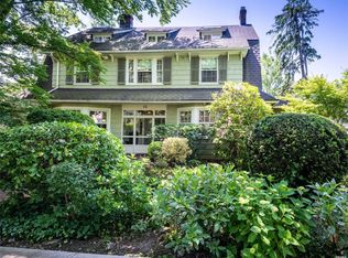 15 Shore Rd, Flushing, NY 11363