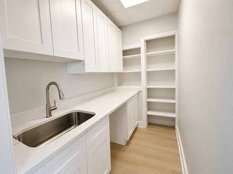181 Park St #2 — Photo 2