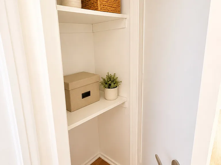 1250 N Kingsley Dr #106 — Photo 5