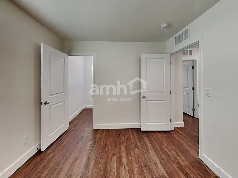 843 Longwood Gardens St — Photo 19