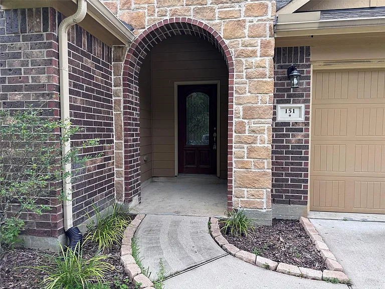 151 Forest Heights Ln — Photo 2