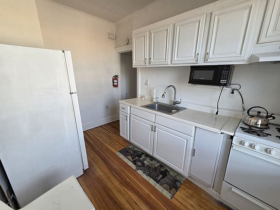 2nd image of 6109 Monroe Pl APT D3