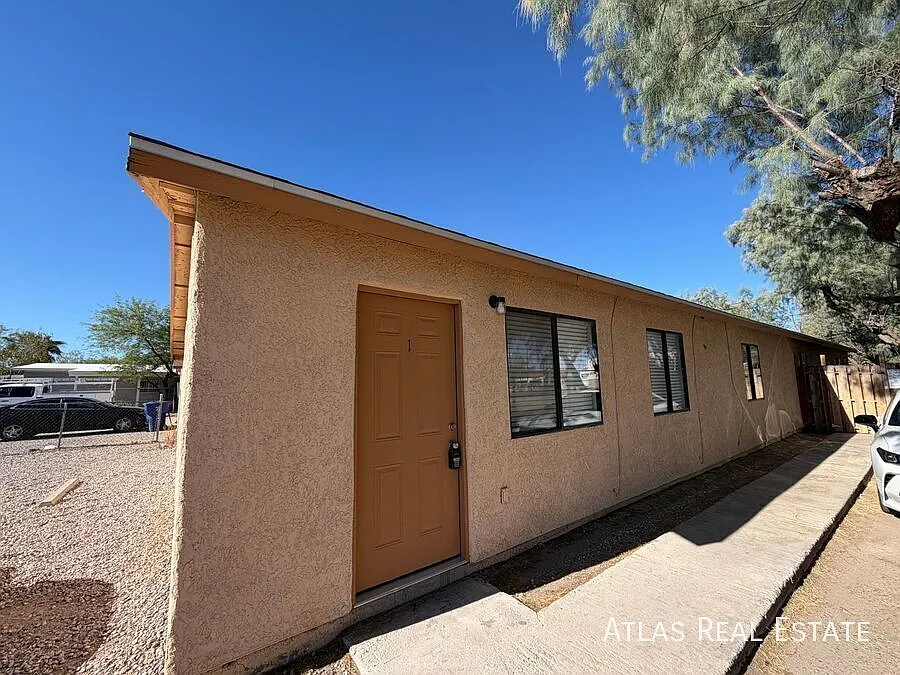 506 N Iroquois Ave #1