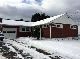 277 Academy Dr, Vestal, NY 13850