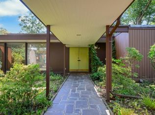 1175 Johnston Dr, Watchung, NJ 07069