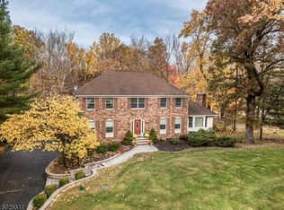 23 Glen Ridge Dr, Long Valley, NJ 07853