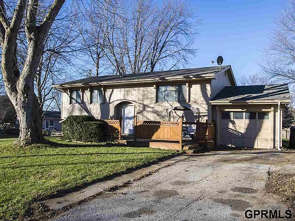 2nd image of 306 N Park Dr