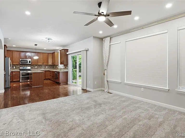 26978 Maxwell Ct — Photo 5