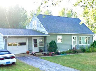 N1752 Ridgeview Dr, La Crosse, WI 54601