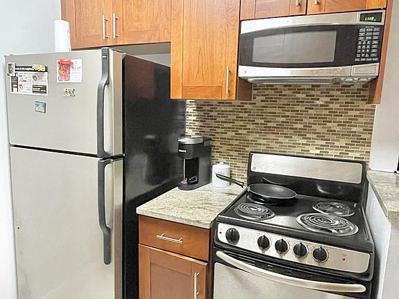 4th image of 50 W 34th St APT 8A11